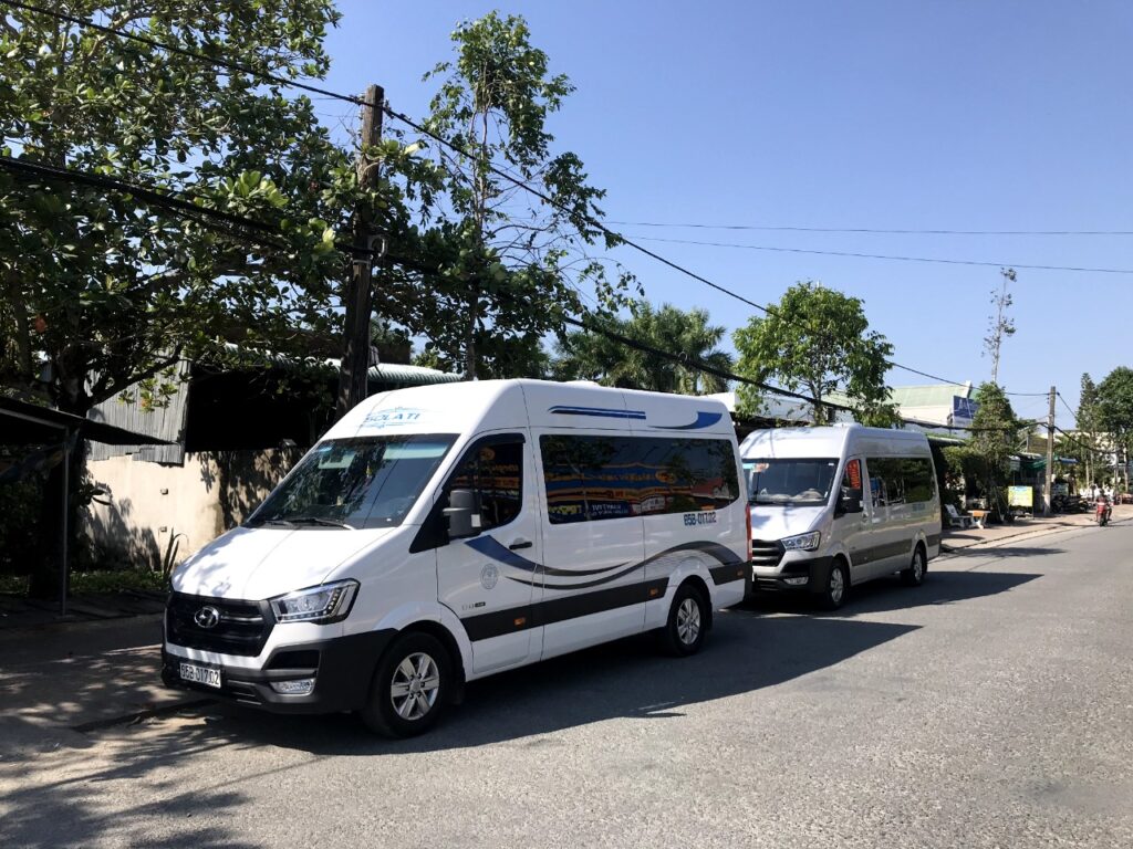 Thuê xe Huy Đạt cung cấp dịch vụ xe 16 chỗ sân bay Tân Sơn Nhất chuyên nghiệp